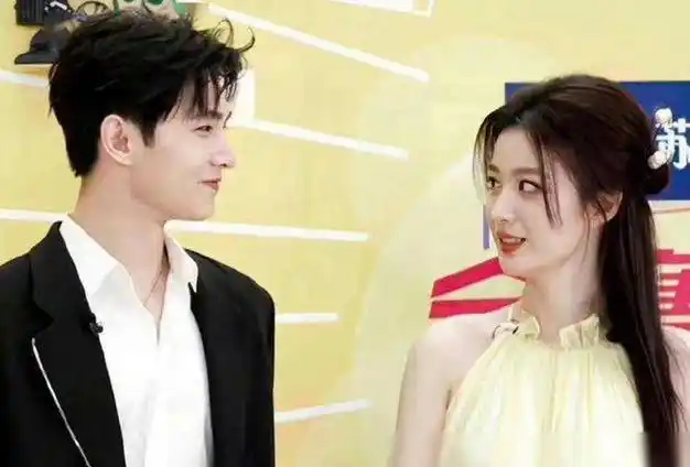 杨洋正式宣布分手刘昊然踩着周冬雨复出大s跟前婆婆撕破脸