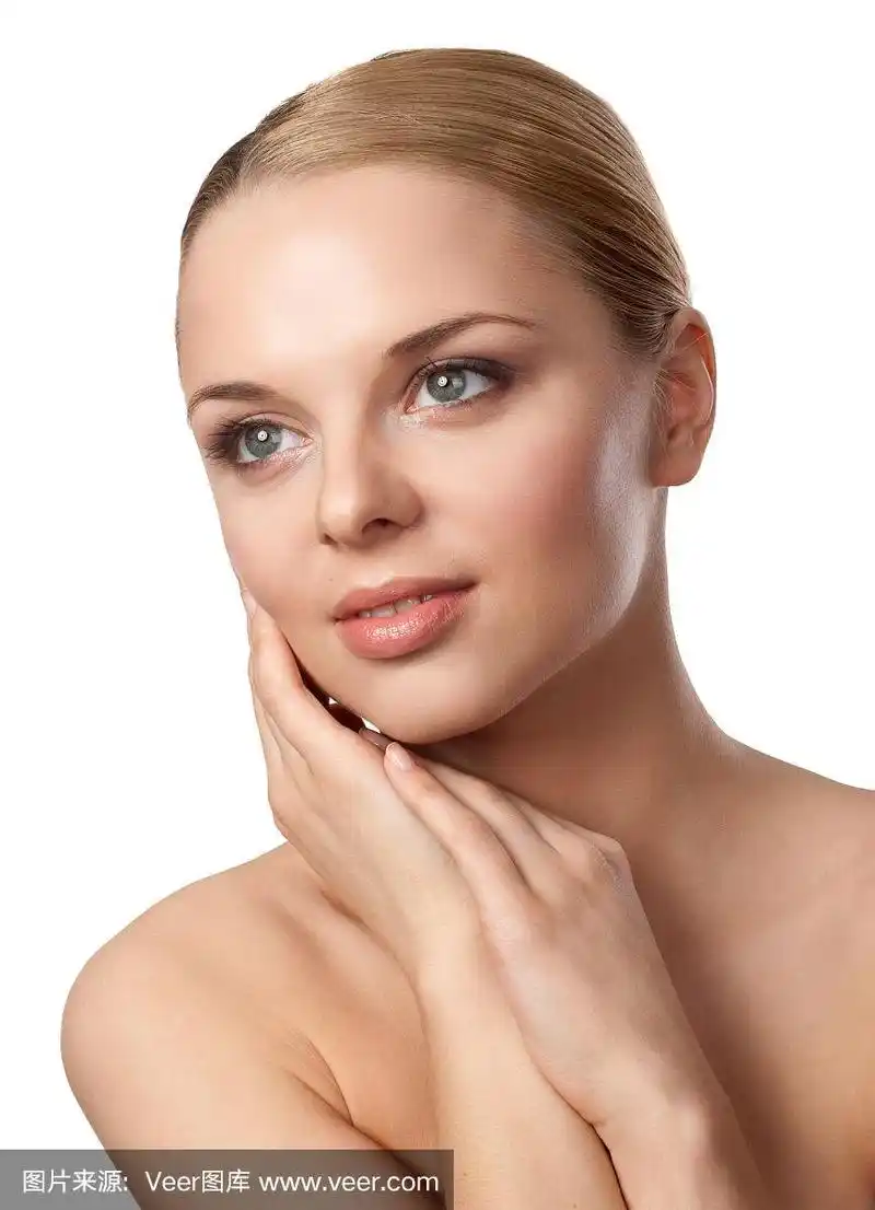 性感的白人年轻女人的肖像与美丽的眼睛