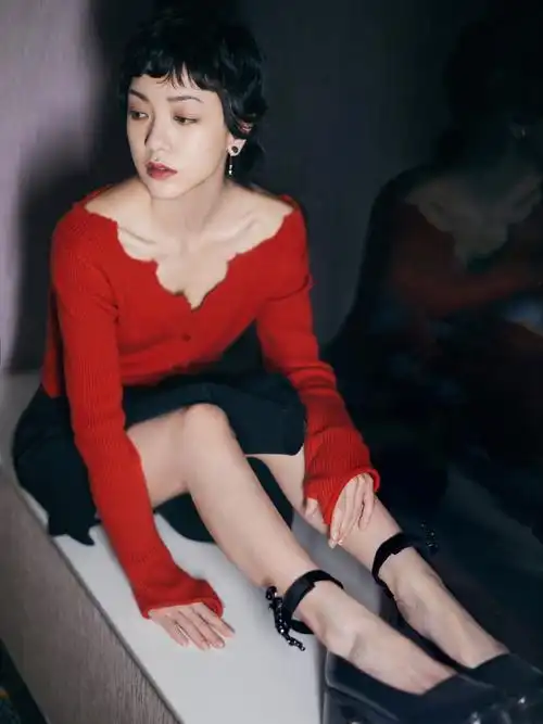 郭采洁深v长腿性感图片