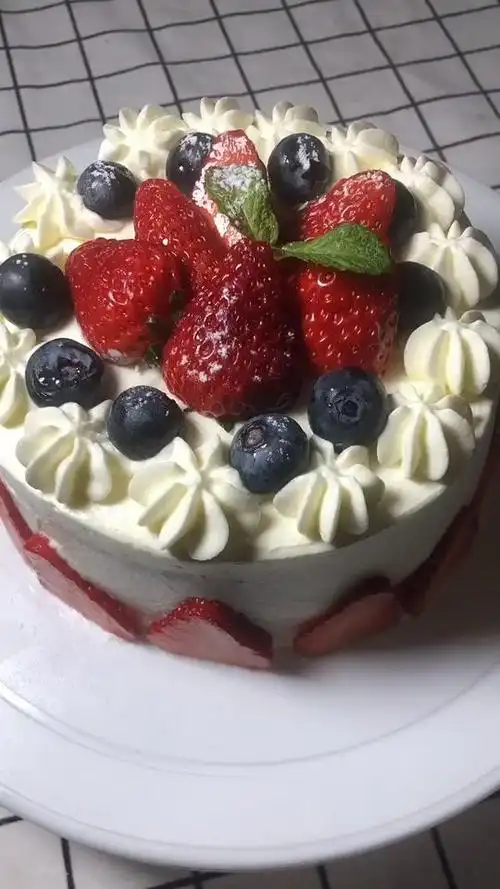 自制家庭版水果生日蛋糕?#蛋糕 #烘焙 @全民小视频小助手