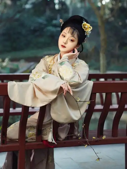 宝钗明制汉服女圆领袍褶原创重工刺绣春秋红楼汉服