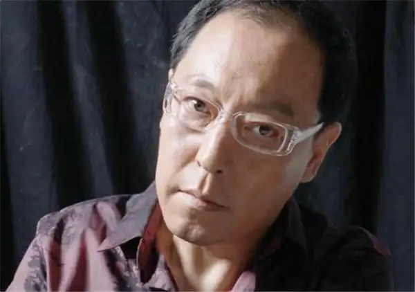 他是靳东的"父亲"曾比陈道明还红,47岁影帝