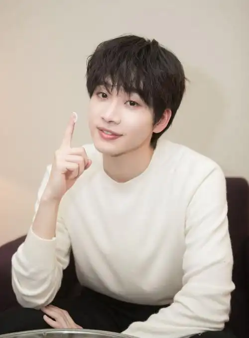 连淮伟相关图片