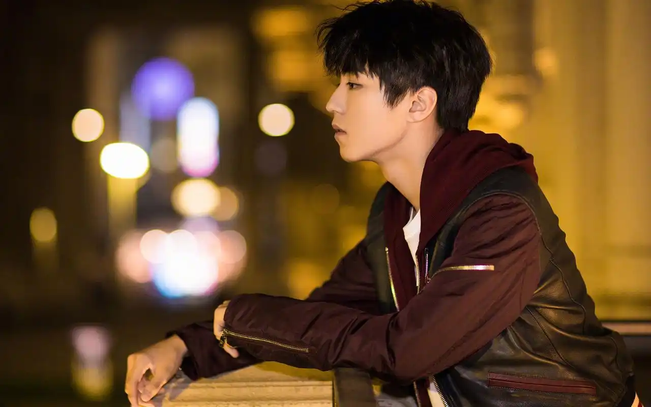 王俊凯青春活力写真高清桌面壁纸