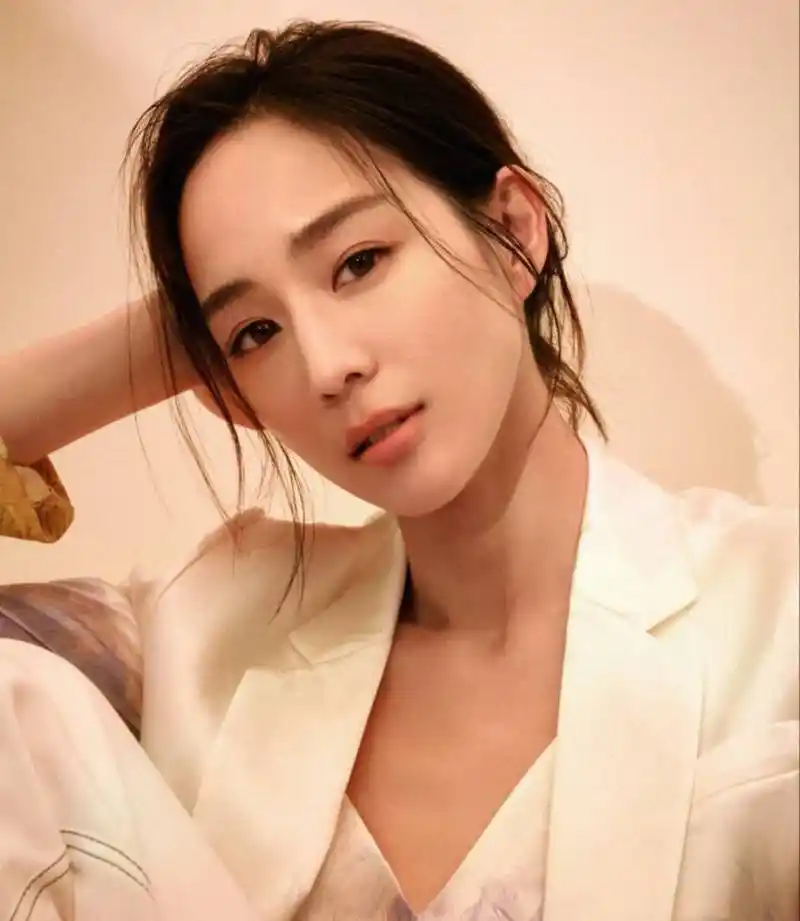 娱乐圈,神秘导演成焦点,网友吐槽其面相议论纷纷_柯汶利_邱泽_张翰