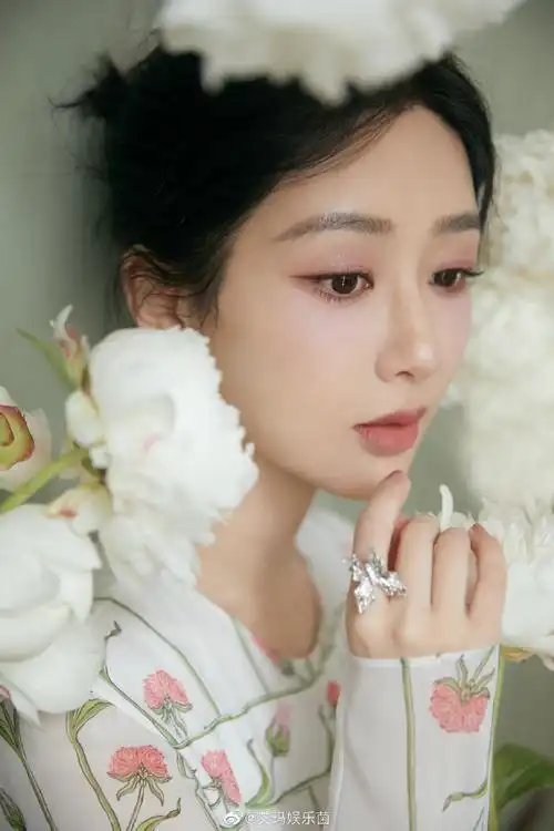 杨紫 唯一纯白茉莉花