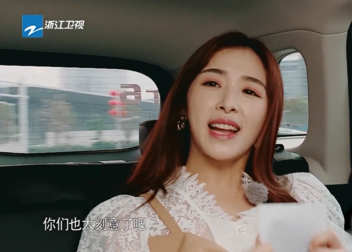 奔跑吧被嘉宾吐槽张含韵直指节目刻意郑恺批形式感过分