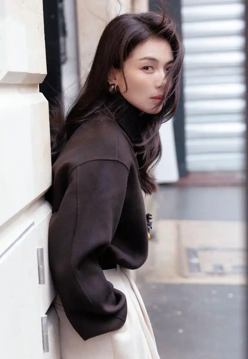 刘涛的街拍照:知性美丽