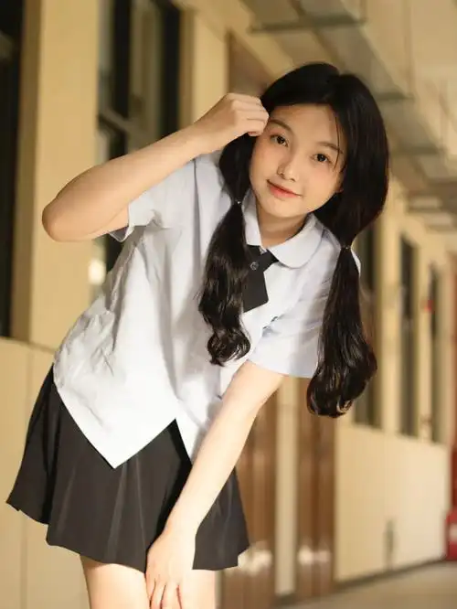 学校拍照8种简单的校园拍照姿势