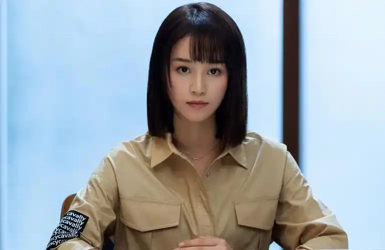 蓝盈莹担任主角出场造型吸引人,让大家记住了戴曦