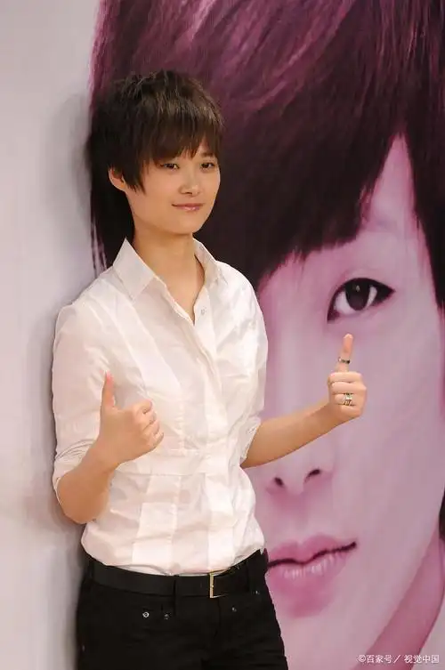 李宇春是通过超级女声出道的,从参加完超级女声之后,李宇春的星途就是