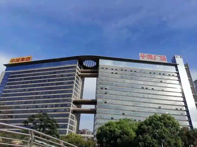 华凯广场215平家具齐全新装修朝市政广场,东莞南城行政中心华凯广场