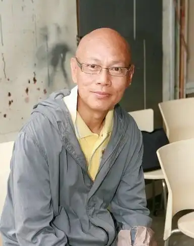 香港演员罗家英简历