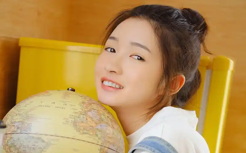 小清新美女俏皮写真高清电脑桌面壁纸