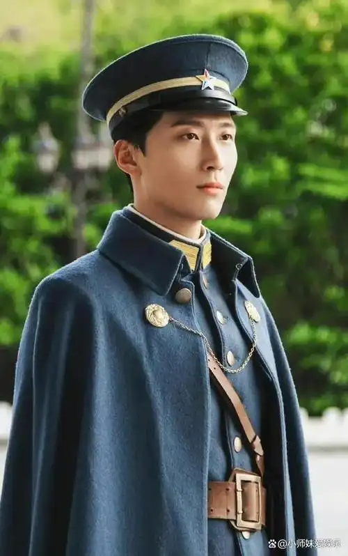 男明星民国军装造型合集,陈伟霆冷峻,任嘉伦撩人,你最pick谁?