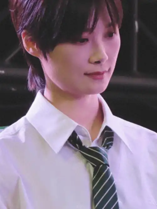 李宇春最想删的几张照片,看完笑出"猪叫",只怪自己太年轻