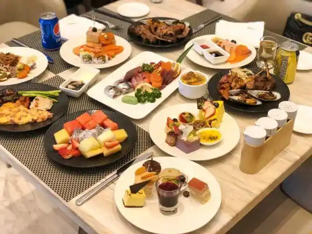 在奢华酒店畅吃"9种海鲜刺身 牛排羊扒 四国料理 甜品冰淇淋"!