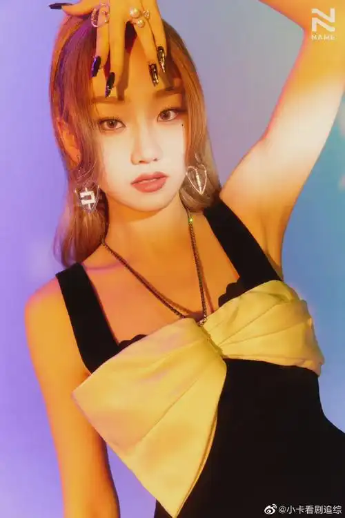 name女团单人复古画报