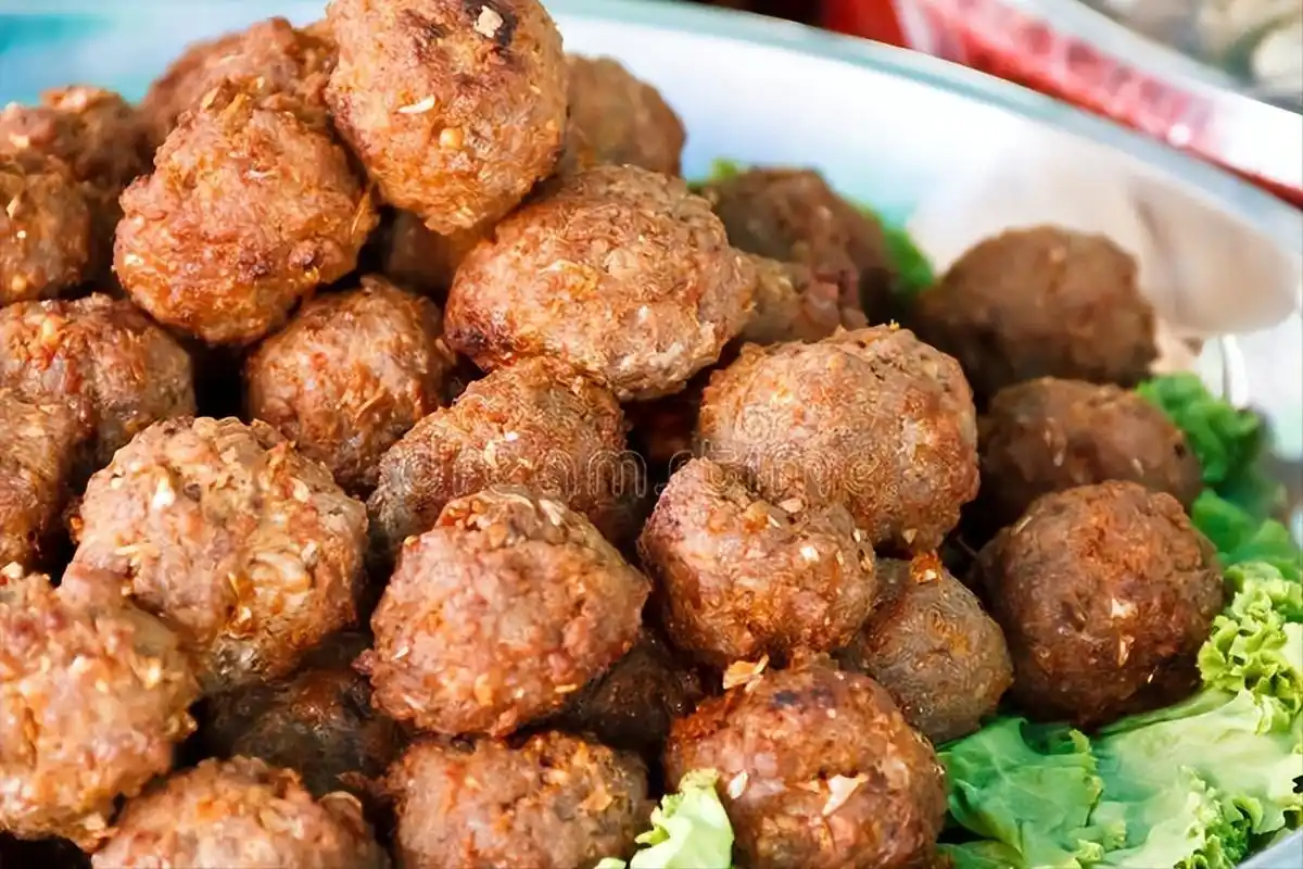 炸肉丸子,谨记"2不放,加3样",丸子焦香酥脆,凉了也好吃