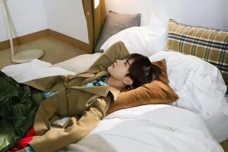 易烊千玺丨手机壁纸丨聊天背景丨iphonex壁纸