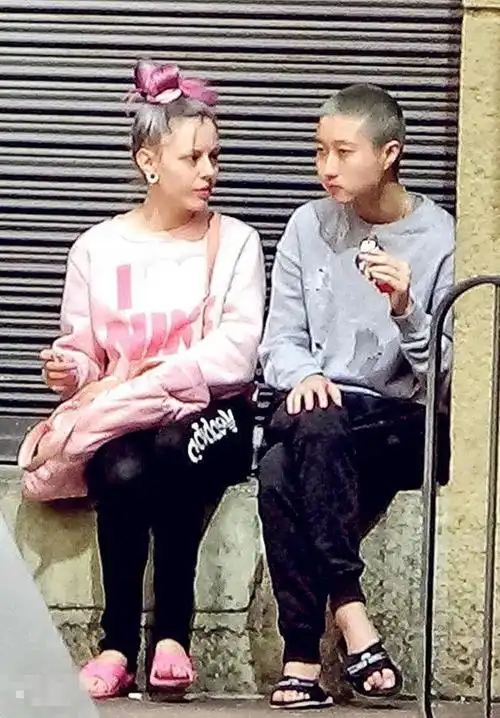 之前,吴绮莉前往加拿大寻找吴卓林,但吴卓林却偏偏执