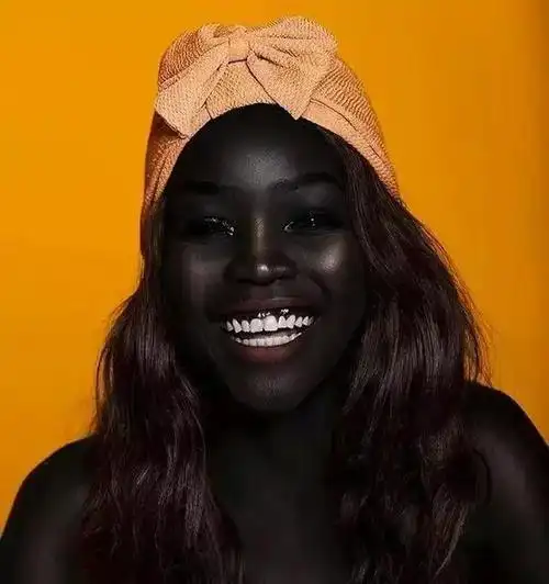 完美身材,皮肤黝黑!网友:全世界她最黑也最红!