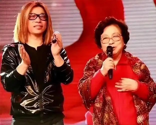 歌手郭峰:22岁年少成名,将人生都献给音乐,61岁未婚看缘分