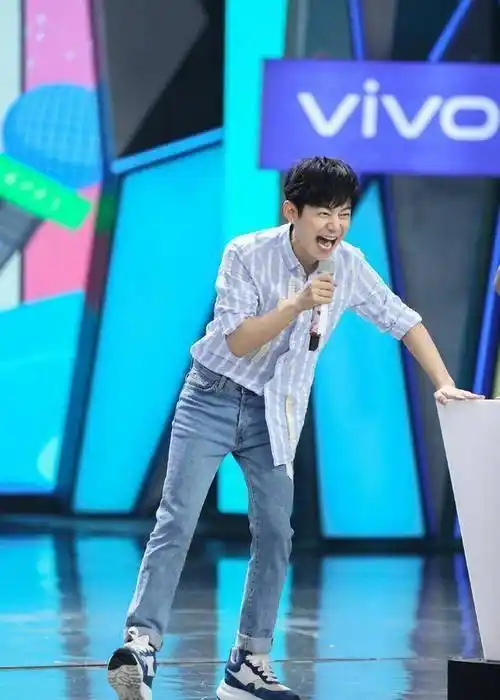 《快乐大本营》23年光辉岁月,何炅娜姐功不可没,快乐家族团综了_娱乐