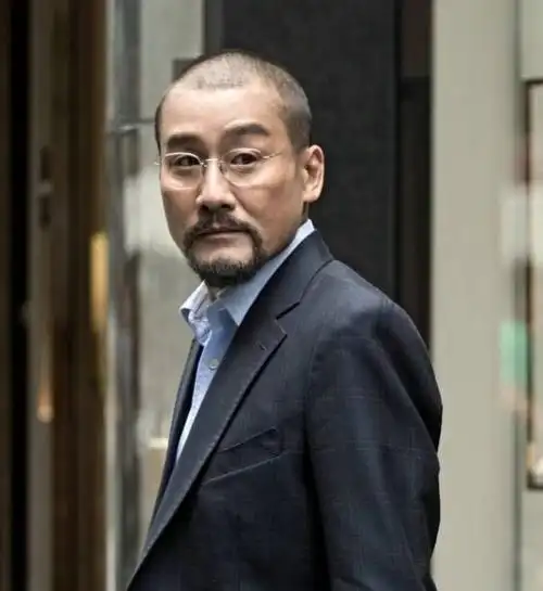 梁家辉到底瞒着我们还有多少身份?网友:我只知道他是个演员!