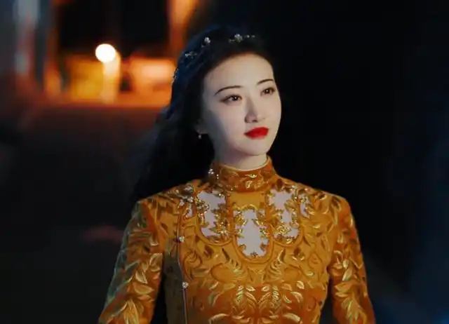 人间富贵花的司藤教你如何把旗袍穿成绝绝子!