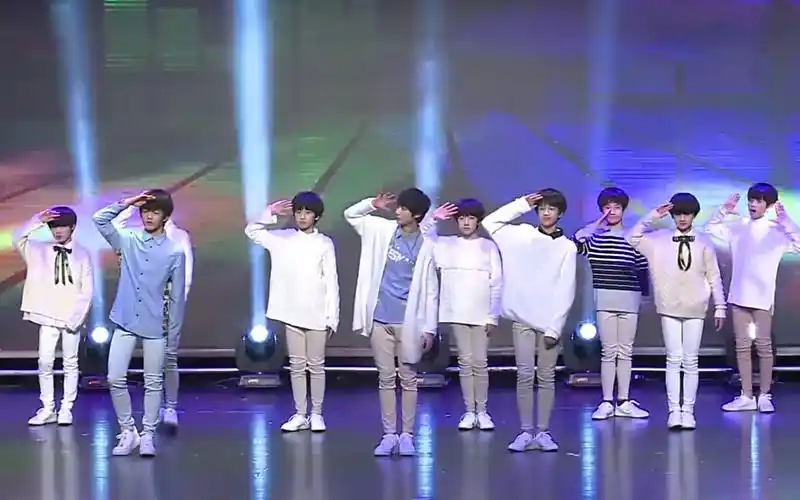 tf家族街舞少年圣诞奇幻夜20161224