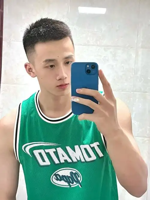 听说寸头是男生夏天的标配