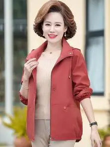 夹克外套时尚新款上衣中老年女春秋风衣洋气薄款大码中年妈妈春装
