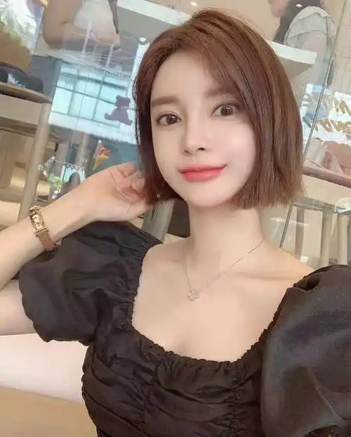 圆脸适合什么发型好看(9款大脸圆脸适合发型女图片)