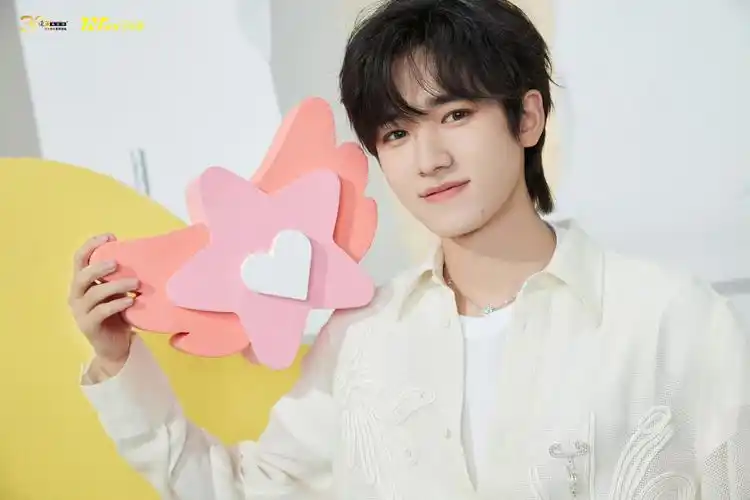 马嘉祺 丁程鑫 宋亚轩 刘耀文 张真源 严浩翔 贺