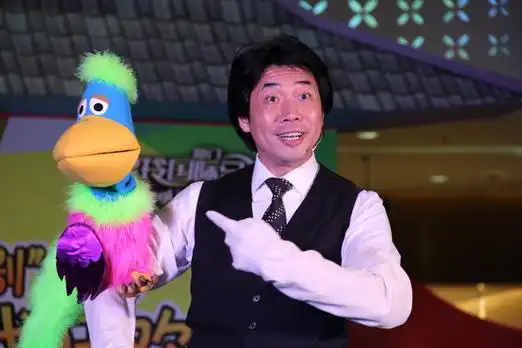 春晚腹语表演者再现泉州浦西万达 助阵灵玲马戏团狂欢日