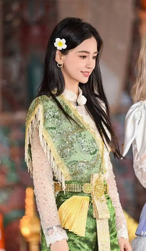 杨颖泰兰德风格优美写真_照片_头发_五官