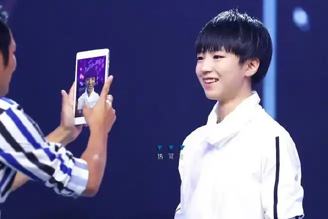 王俊凯站姐好牛#我不允许有人不知道热可可拍的小小凯!