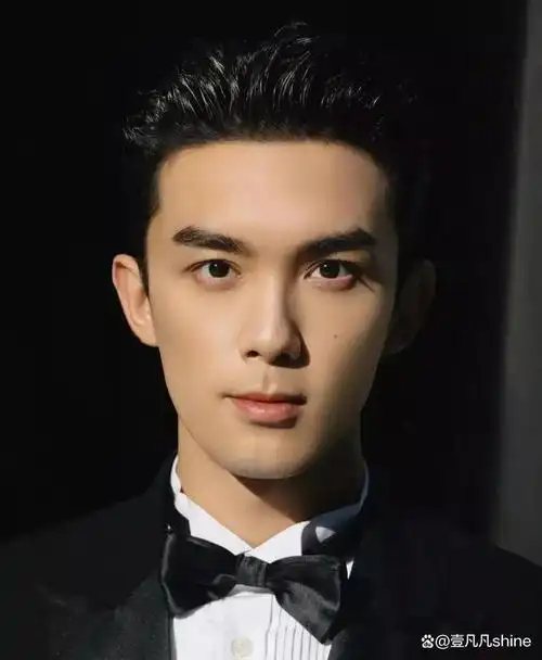 然而,实际上,对于吴磊的鼻子,我们或许需要认真观察一番.