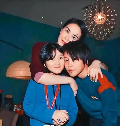 王菲女儿的叛逆人生这一次26岁的窦靖童让世界刮目相看