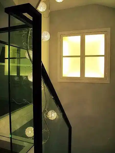 透过窗户总能看到风景,即使是假的!