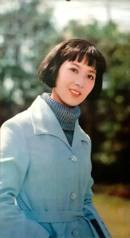 80年代第一美女龚雪真的美吗?天姿绝色,风华绝代,老照片见玄机