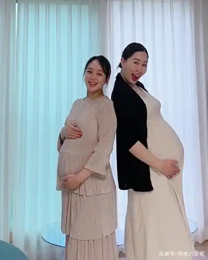 29岁女星怀三胞胎照曝光,4个月体重破160,孕肚比临盆的同学还大