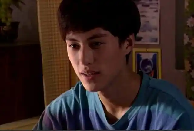 看了靳东以前的作品,觉得"瘦版"的他没有现在帅