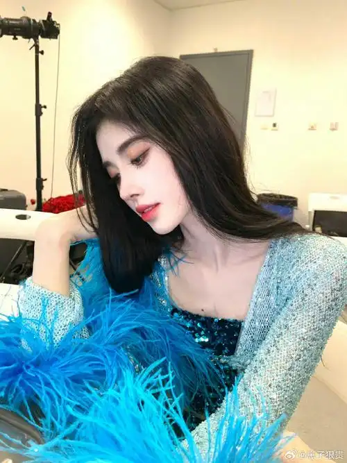 鞠婧祎签到破27w##鞠婧祎签到人数破27万