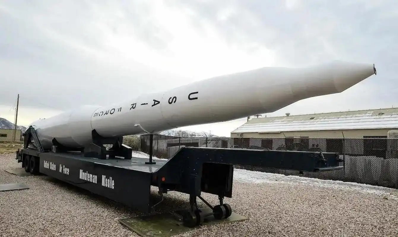 中国刚成功试验中段反导拦截,美国就宣布试射民兵3,不服来战?