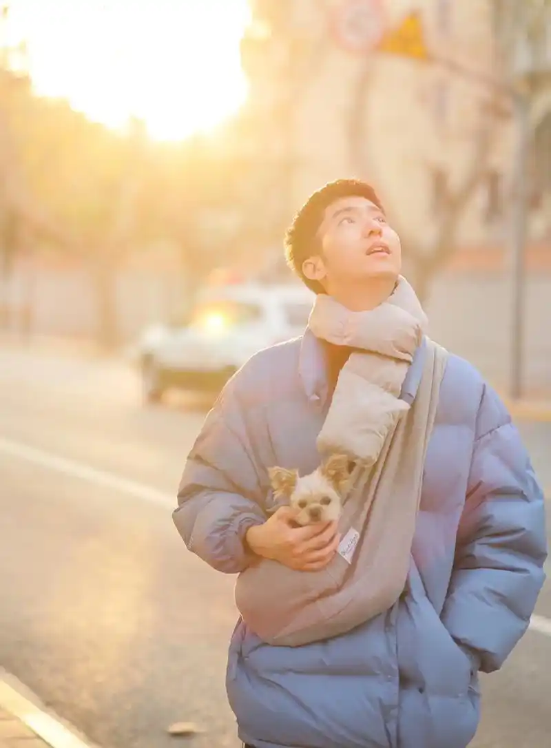 男生写真 #摄影 #上海街头 #治愈系笑容 - 抖音