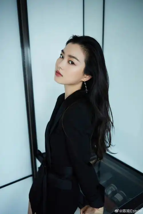 如何评价estelle陈瑜的长相? - 知乎