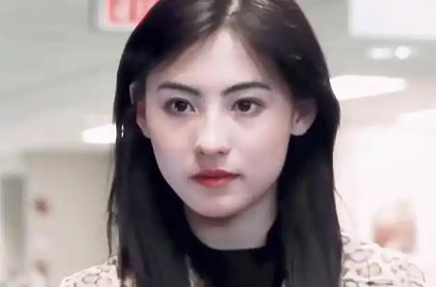 张柏芝18岁回港被星探搭讪周星驰因此邀请出演喜剧之王