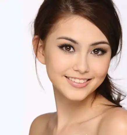 昆凌刚"成年"就被周董娶回家,少女时代照片曝光网友;"难怪那么着急!